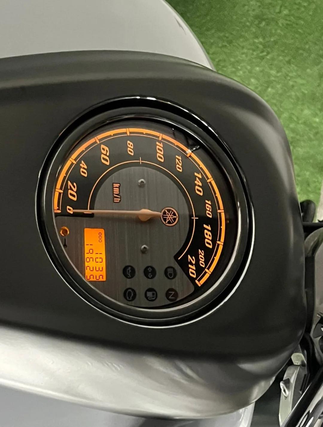 Yamaha XBS 950 MIDNIGHT STAR - miniatura 2