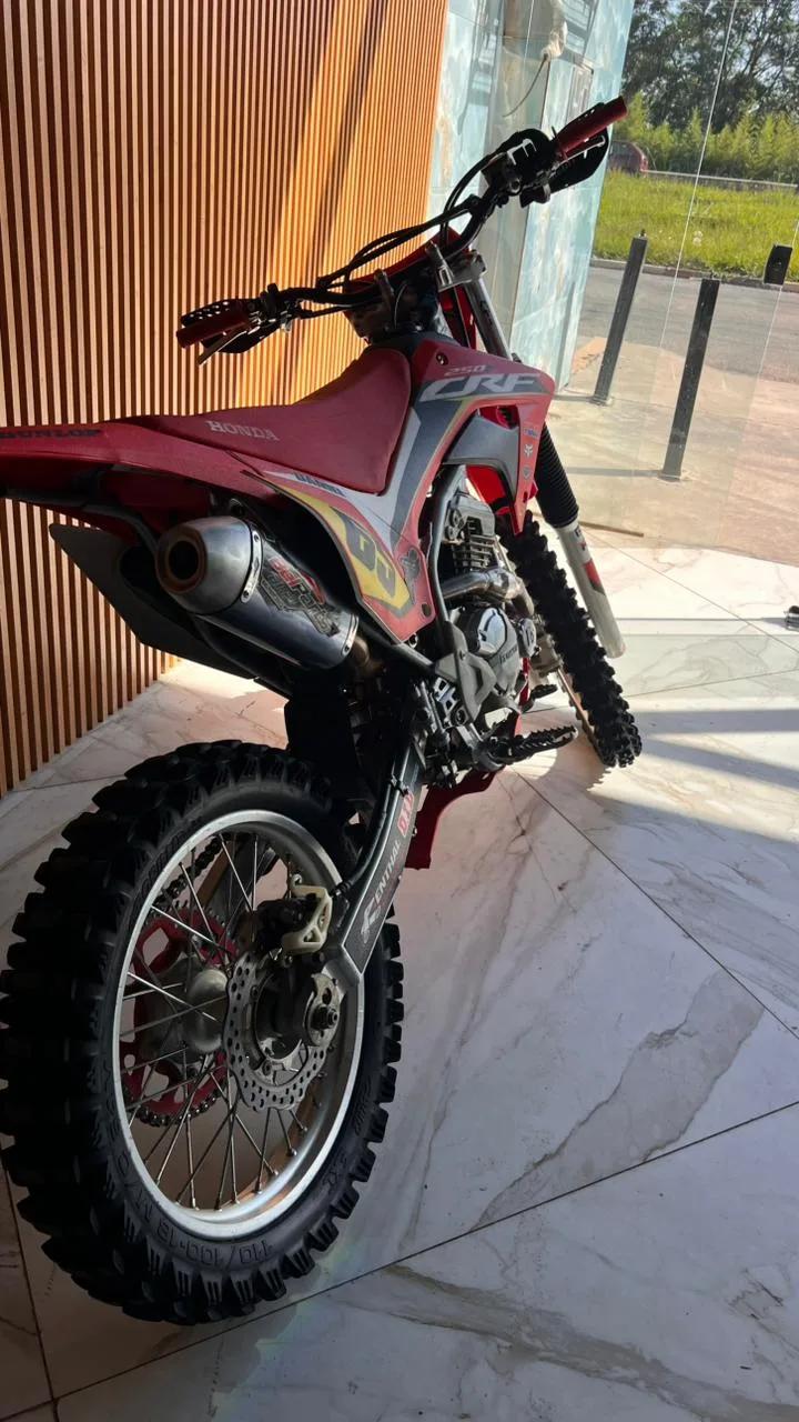 Honda 250F - miniatura 3